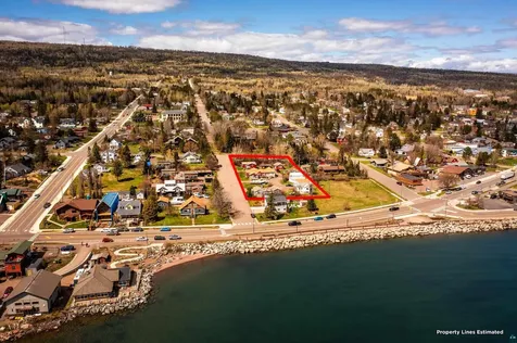 14 W 4th Avenue Grand Marais MN 55604