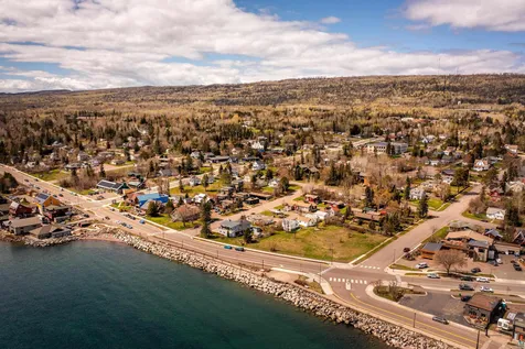 14 W 4th Avenue Grand Marais MN 55604
