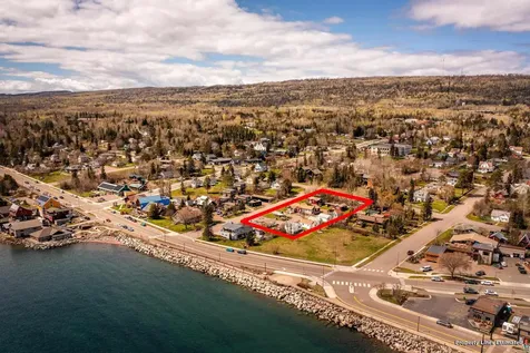 14 W 4th Avenue Grand Marais MN 55604