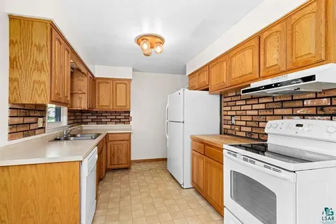 3131 Chambersburg Avenue Duluth MN 55811