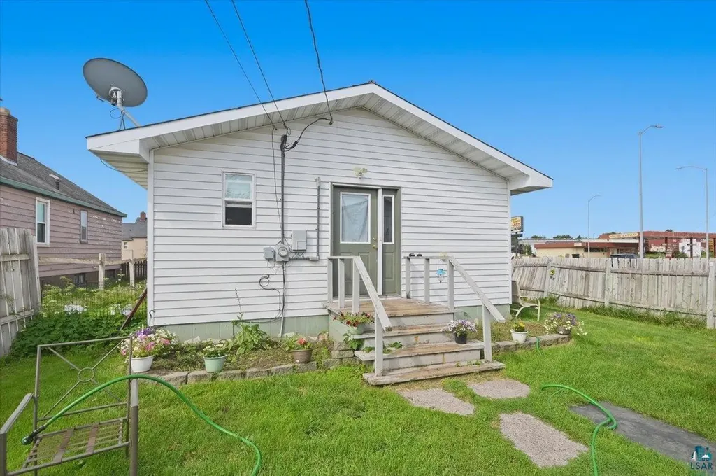 5005 E 2nd Street Superior WI 54880