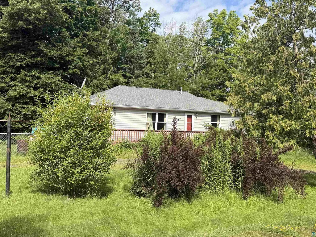4813 S Mill Loop Road Maple WI 54854-9011