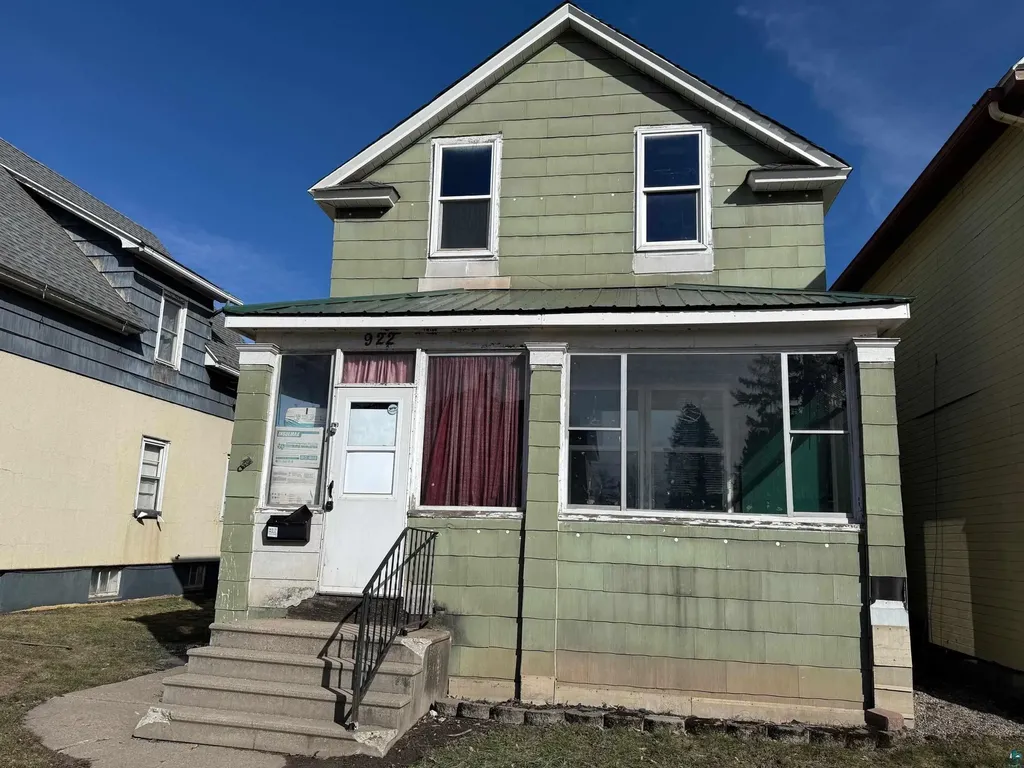 922 S 5th Avenue Virginia MN 55792