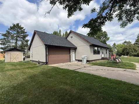 8 13th Street NW Chisholm MN 55719