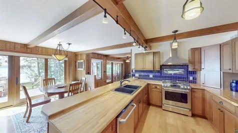 128 Wesley Lane Grand Marais MN 55604