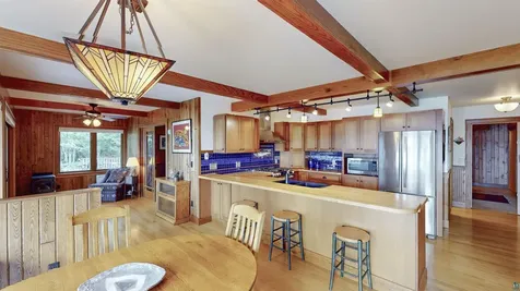 128 Wesley Lane Grand Marais MN 55604