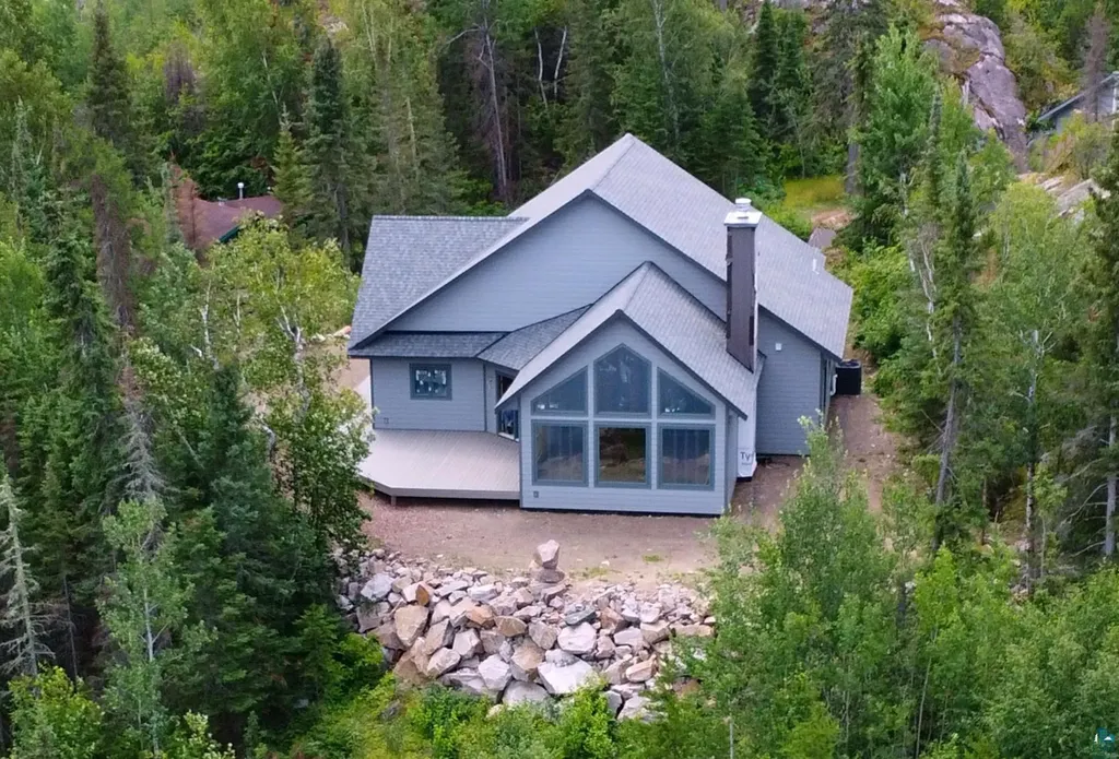 152 Sag Lake Trail Grand Marais MN 55604