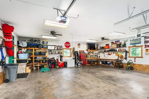 4274 W Pioneer Road Duluth MN 55803