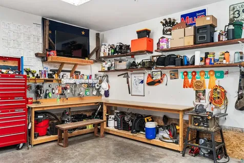 4274 W Pioneer Road Duluth MN 55803