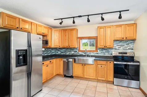 4274 W Pioneer Road Duluth MN 55803