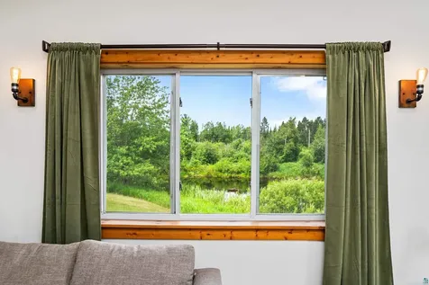 4274 W Pioneer Road Duluth MN 55803