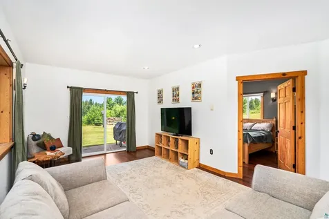4274 W Pioneer Road Duluth MN 55803