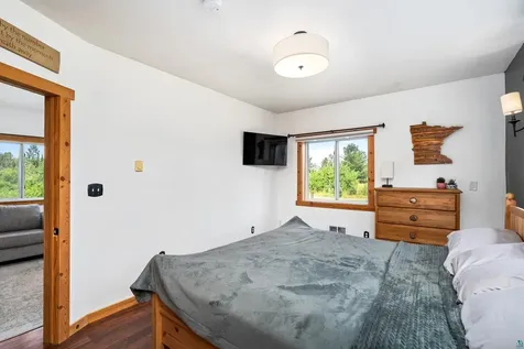 4274 W Pioneer Road Duluth MN 55803
