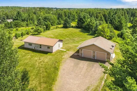 4274 W Pioneer Road Duluth MN 55803