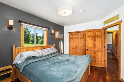 4274 W Pioneer Road Duluth MN 55803