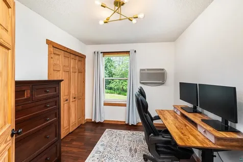 4274 W Pioneer Road Duluth MN 55803