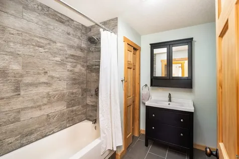 4274 W Pioneer Road Duluth MN 55803