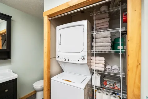 4274 W Pioneer Road Duluth MN 55803