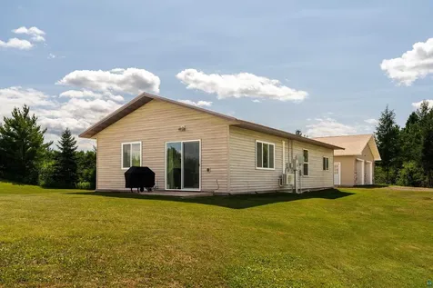 4274 W Pioneer Road Duluth MN 55803
