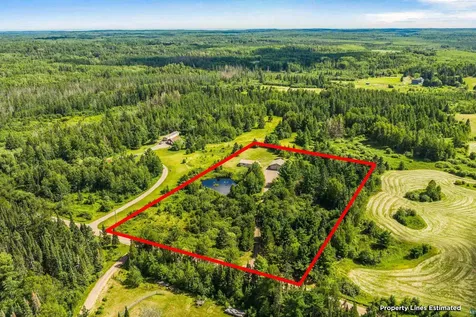 4274 W Pioneer Road Duluth MN 55803
