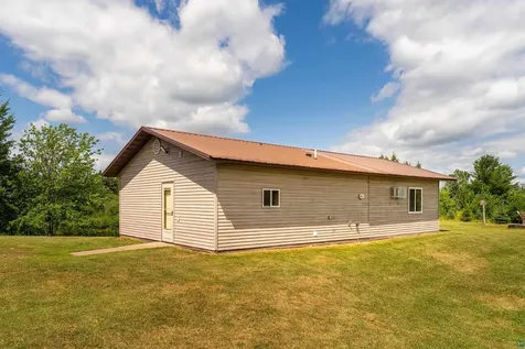 4274 W Pioneer Road Duluth MN 55803