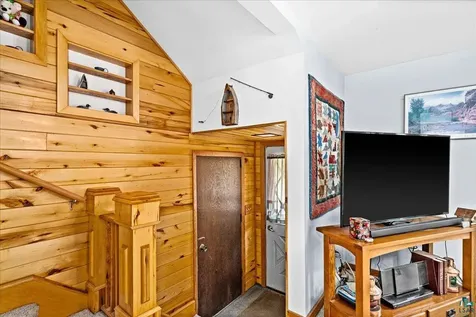 3310 Strand Road Duluth MN 55803
