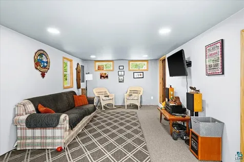 3310 Strand Road Duluth MN 55803