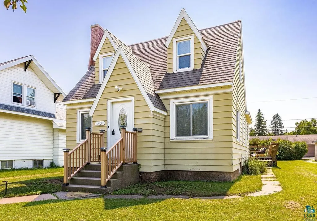 32 Laurel Avenue Superior WI 54880