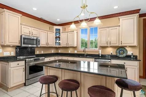 2827 Parkwood Lane Duluth MN 55811