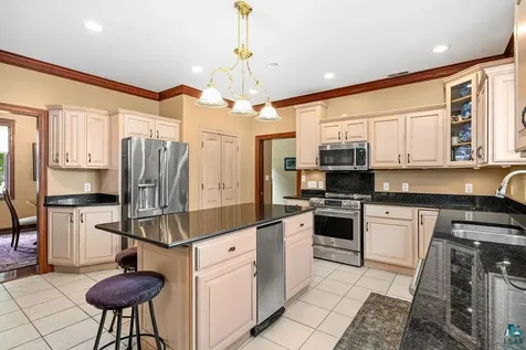 2827 Parkwood Lane Duluth MN 55811