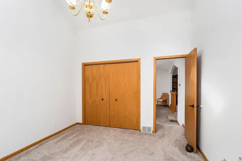 719 S 64th Avenue W Duluth MN 55807