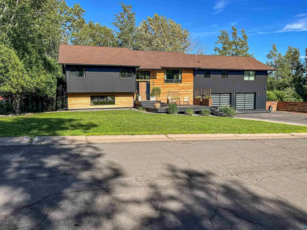 1510 Woodbury Lane Duluth MN 55803