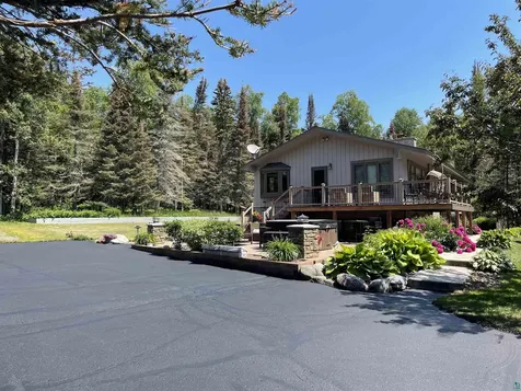 1521 Highway 61 E Grand Marais MN 55604