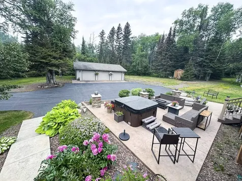 1521 Highway 61 E Grand Marais MN 55604