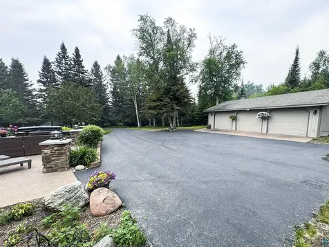 1521 Highway 61 E Grand Marais MN 55604