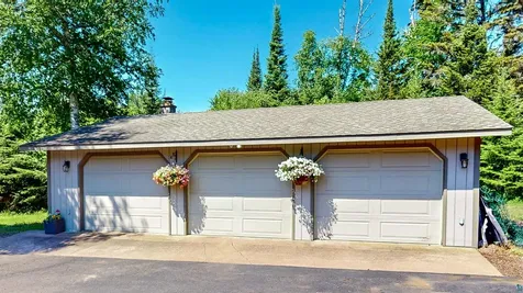 1521 Highway 61 E Grand Marais MN 55604