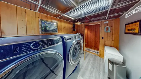 1521 Highway 61 E Grand Marais MN 55604