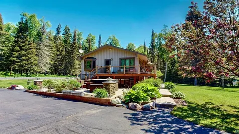 1521 Highway 61 E Grand Marais MN 55604