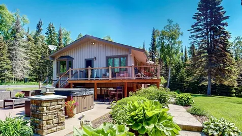 1521 Highway 61 E Grand Marais MN 55604