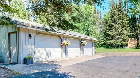 1521 Highway 61 E Grand Marais MN 55604