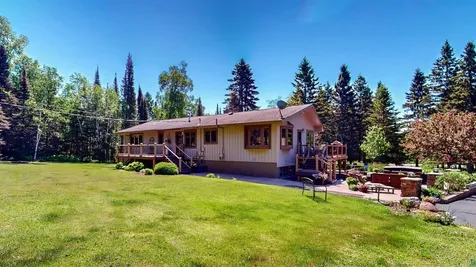 1521 Highway 61 E Grand Marais MN 55604