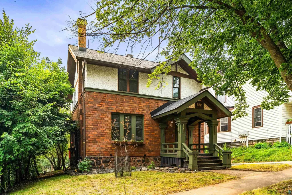 419 N 18th Avenue E Duluth MN 55812