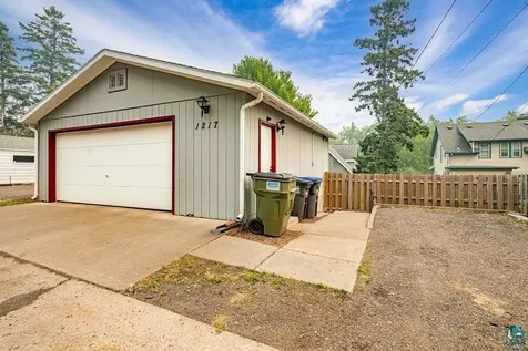 1217 E 10th Street Duluth MN 55805