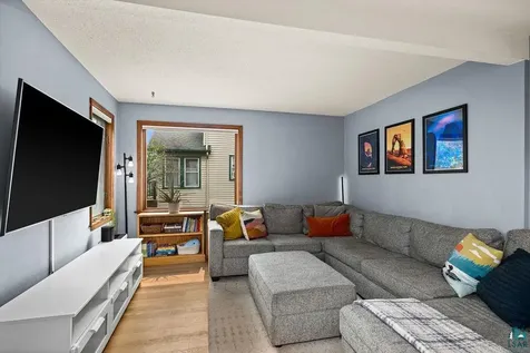 1217 E 10th Street Duluth MN 55805