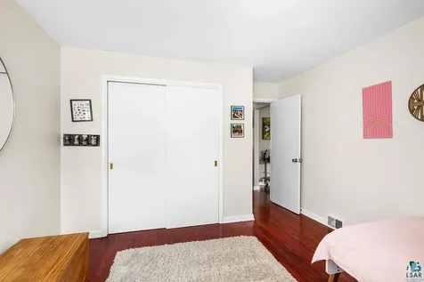 19 E Buffalo Street Duluth MN 55811