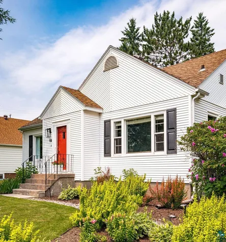 19 E Buffalo Street Duluth MN 55811
