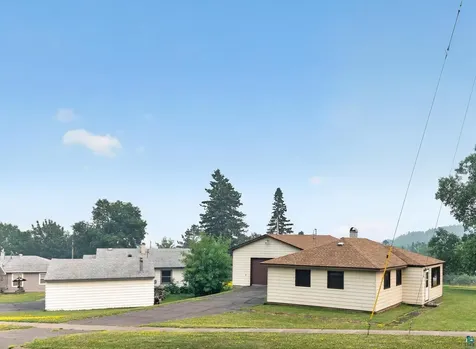 16 Carter Lane Silver Bay MN 55614