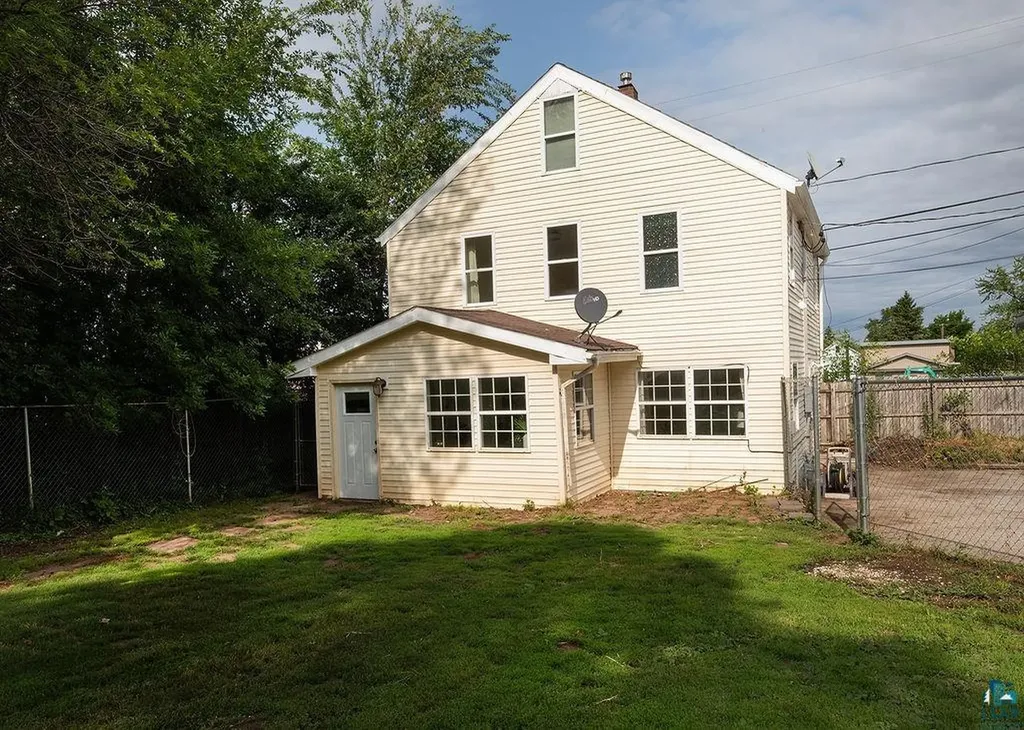 1412 101st Avenue W Duluth MN 55808