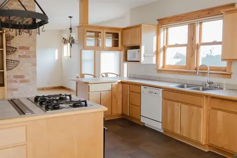 13 W 8th Street Duluth MN 55805