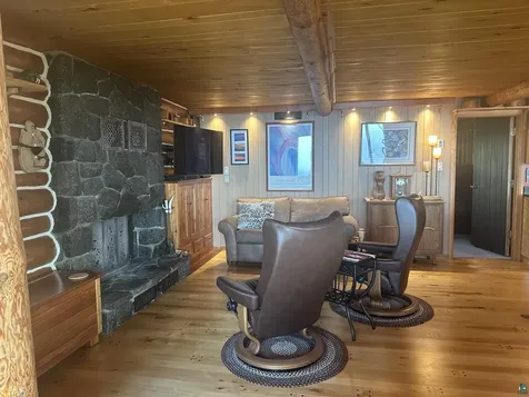 3644 Hwy 61 E Grand Marais MN 55604
